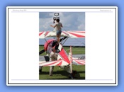 Peggy Krainz und Friedel Walentin an der Boeing Stearman E75